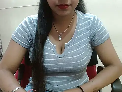 LovingPihu online show from 04/23/26, 05:19