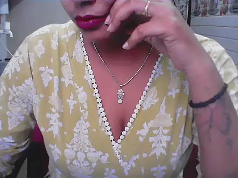 LovingPihu online show from 06/05/26, 06:20