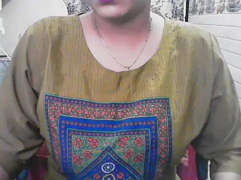 LovingPihu online show from 06/08/26, 06:03