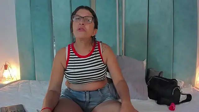 Snapshot of Keyla_Milf chatting on 02/03/26, 10:42 Keyla Milf online show from 02/03/26, 10:42