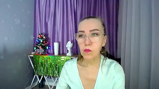 queen a n i online show from 12/17/24, 11:06