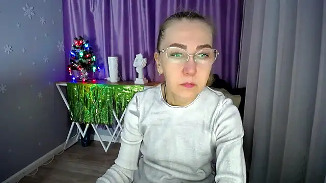 queen a n i online show from 01/11/25, 04:06