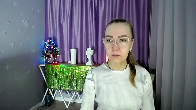 queen a n i online show from 01/14/25, 08:20