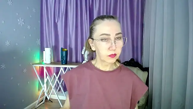 queen a n i online show from 02/08/25, 03:31