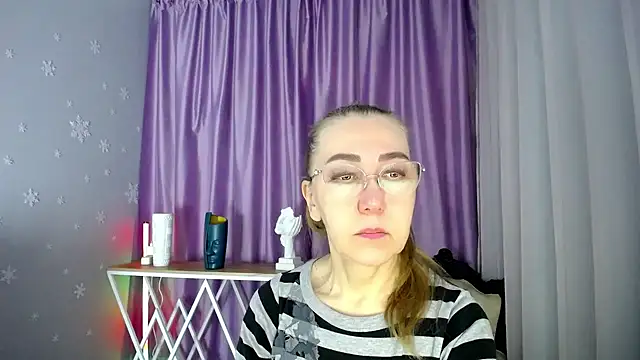 queen a n i online show from 02/22/25, 09:01