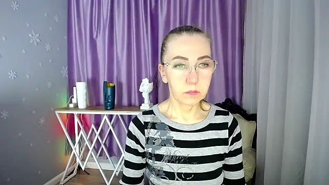 queen a n i online show from 02/23/25, 02:40