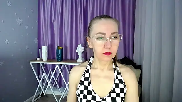 queen a n i online show from 02/26/25, 08:59