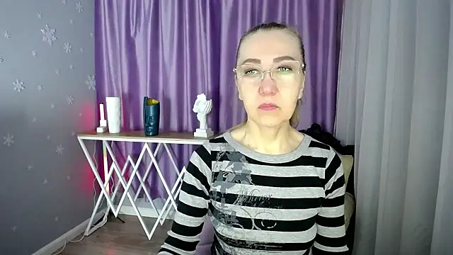 queen a n i online show from 03/05/25, 06:23