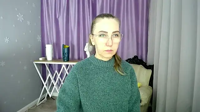 queen a n i online show from 03/18/25, 08:58