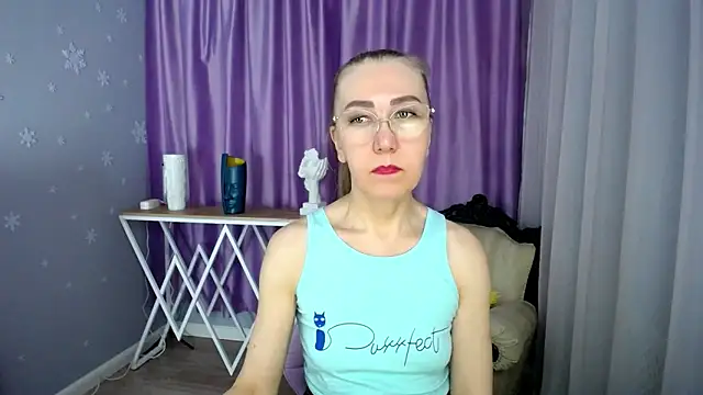 queen a n i online show from 03/18/25, 12:25