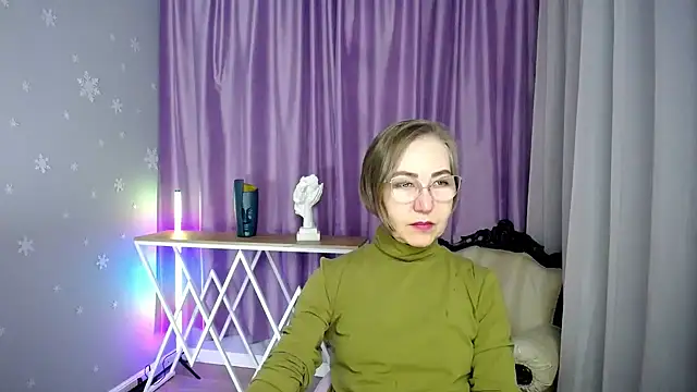 queen a n i online show from 11/22/25, 08:57