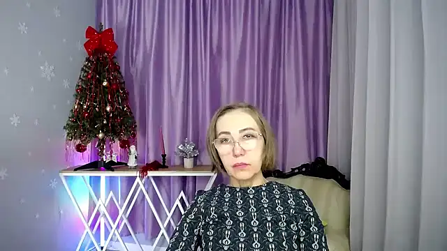 queen a n i online show from 02/01/26, 01:42