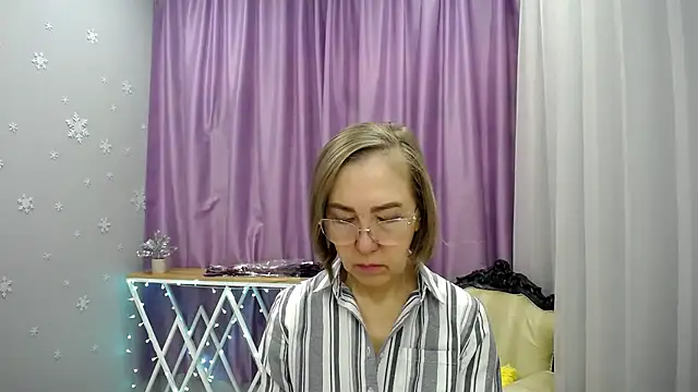 queen a n i online show from 03/08/26, 07:45