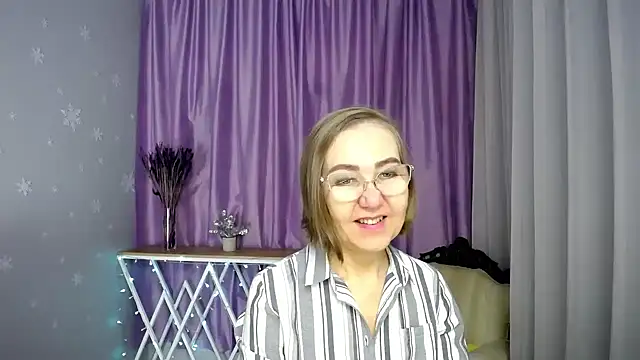 queen a n i online show from 03/11/26, 08:09