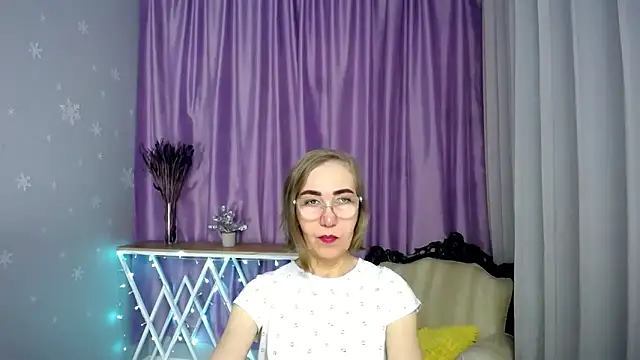 queen a n i online show from 04/23/26, 09:52