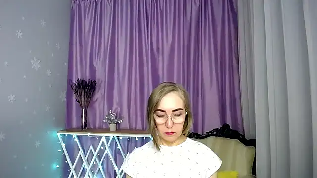 queen a n i online show from 04/23/26, 12:29