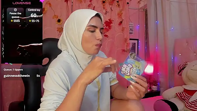 Snapshot of DarshaKhemu chatting on 01/12/25, 12:49 DarshaKhemu online show from 01/12/25, 12:49