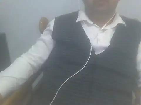 Snapshot of baygizemliadam chatting on 11/26/25, 08:21 baygizemliadam online show from 11/26/25, 08:21