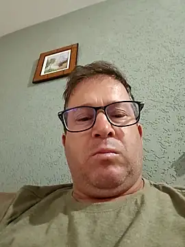 Snapshot of tavio1 chatting on 02/08/26, 12:47 tavio1 online show from 02/08/26, 12:47