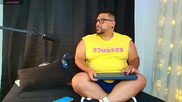 Snapshot of jacoob_woods chatting on 02/12/25, 02:56 jacoob woods online show from 02/12/25, 02:56