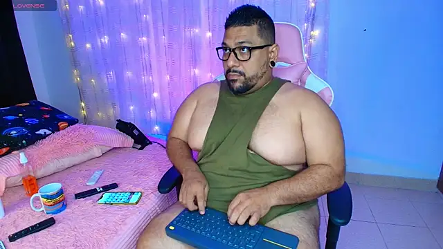 Snapshot of jacoob_woods chatting on 02/14/25, 02:07 jacoob woods online show from 02/14/25, 02:07