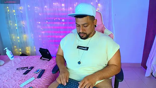 Snapshot of jacoob_woods chatting on 02/28/25, 07:56 jacoob woods online show from 02/28/25, 07:56