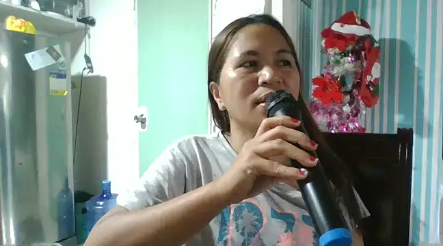 Snapshot of h0ney_lips chatting on 12/28/24, 04:51 h0ney lips online show from 12/28/24, 04:51