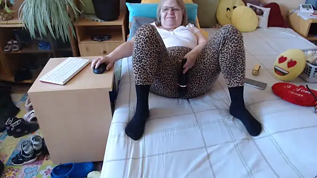 Margaret-milf online show from 04/23/26, 03:25