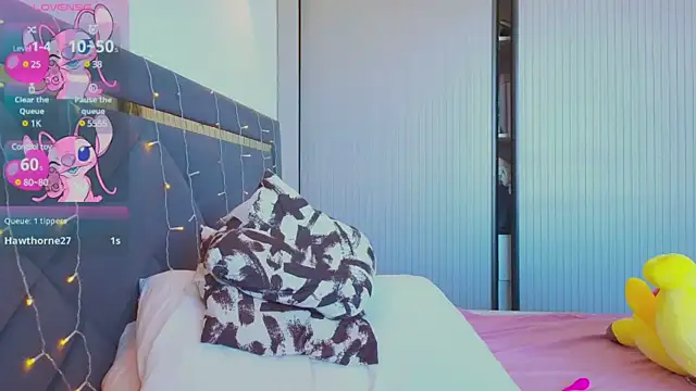 Mia Tin online show from 03/18/25, 08:47