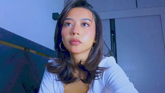 Mia Tin online show from 09/21/25, 01:35