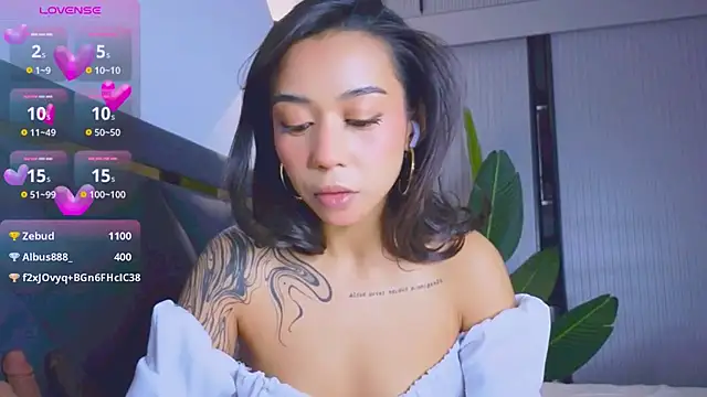 Mia Tin online show from 10/25/25, 05:40