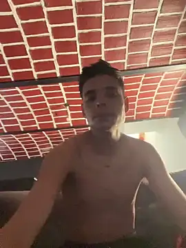 Snapshot of brianor89 chatting on 09/27/25, 10:04 brianor89 online show from 09/27/25, 10:04