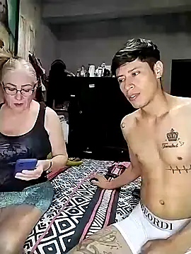 Snapshot of Sexytaty2022 chatting on 12/03/24, 11:11 Sexytaty2022 online show from 12/03/24, 11:11