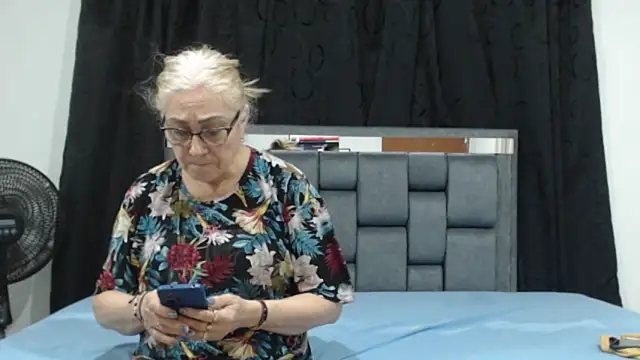 Snapshot of Sexytaty2022 chatting on 03/12/25, 01:03 Sexytaty2022 online show from 03/12/25, 01:03