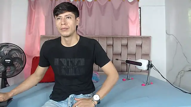 Snapshot of Sexytaty2022 chatting on 02/16/26, 01:07 Sexytaty2022 online show from 02/16/26, 01:07