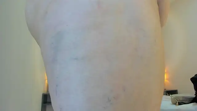 EYMI TOMSOM online show from 10/20/25, 10:38