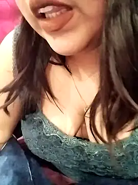 Snapshot of Alisha__Arora chatting on 01/15/25, 06:29 Alisha Arora online show from 01/15/25, 06:29
