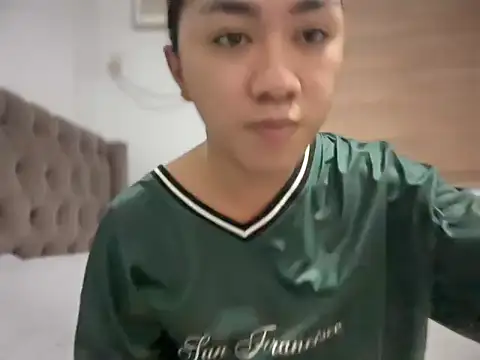 Local Hoelyx online show from 03/19/26, 05:06