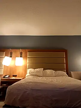 Snapshot of LittleblondeTS chatting on 11/09/25, 05:17 LittleblondeTS online show from 11/09/25, 05:17