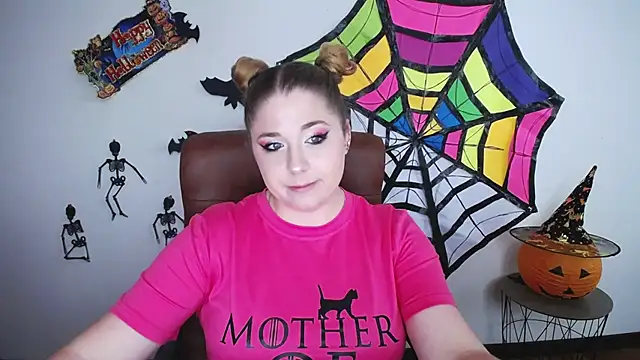 JessikaDaniel online show from 10/28/25, 07:23