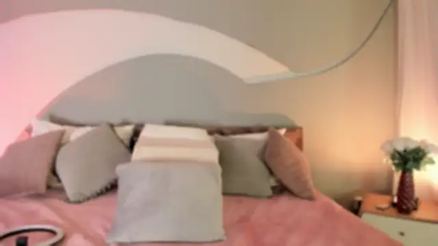 Nicolle W online show from 09/20/25, 11:55