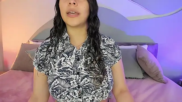 Nicolle W online show from 09/21/25, 02:46