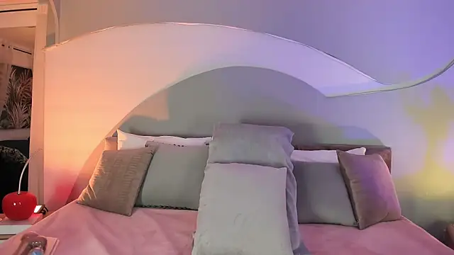 Nicolle W online show from 10/02/25, 11:50