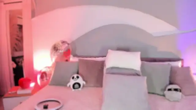 Nicolle W online show from 10/21/25, 11:55