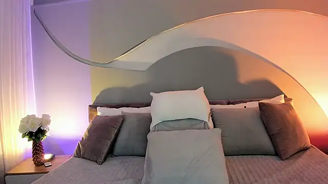 Nicolle W online show from 01/08/26, 11:45