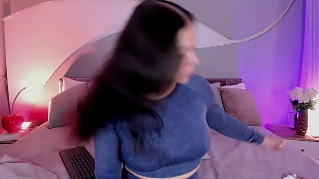 Nicolle W online show from 04/21/26, 11:49