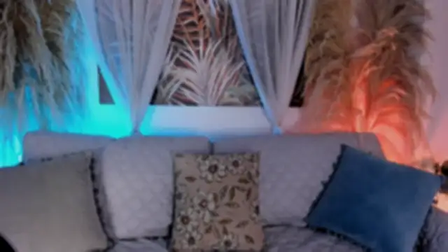 Nicolle W online show from 05/13/26, 11:51