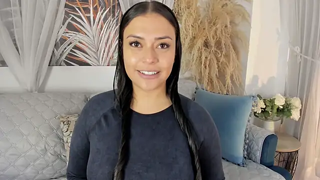 Snapshot of Nicolle_W chatting on 06/30/26, 11:44 Nicolle W online show from 06/30/26, 11:44