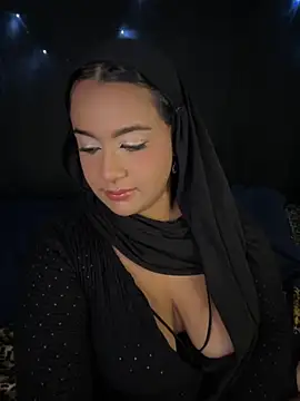 Snapshot of Maryam_yamal chatting on 10/18/25, 09:15 Maryam yamal online show from 10/18/25, 09:15