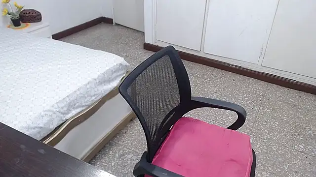 emiliaa hot online show from 03/18/25, 11:31